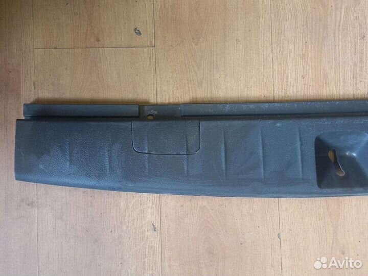 Накладка в багажник на Субару Трибека В 9