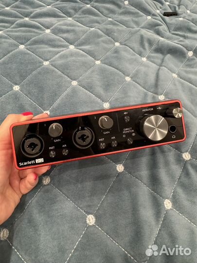 Звуковая карта Focusrite Scarlett 2i2 3rd Gen