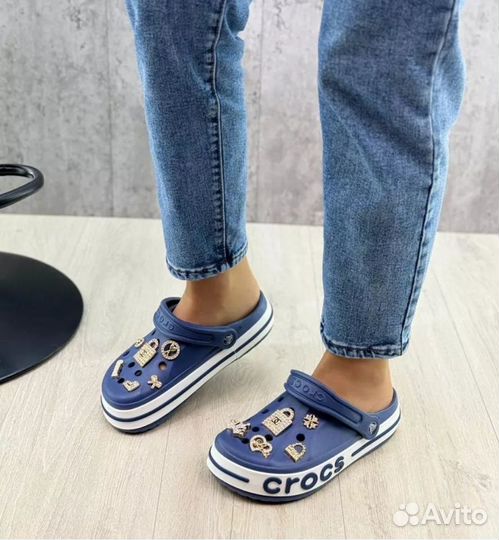 Crocs кроксы тапочки с джибитсами