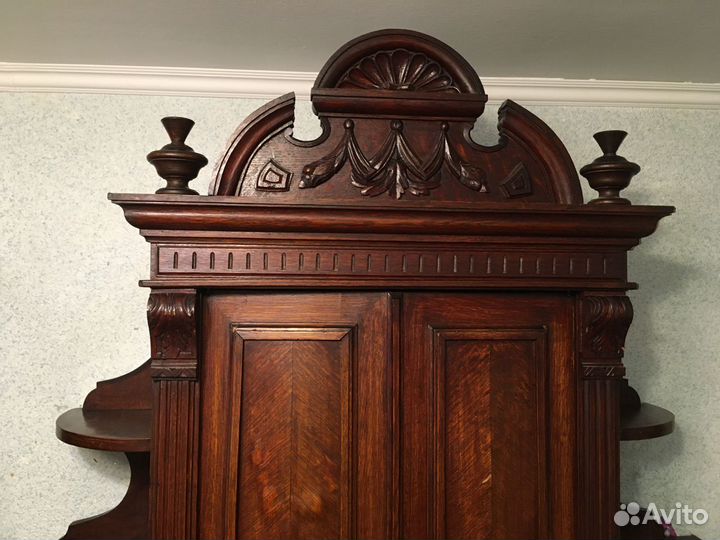 Старинный антикварный буфет