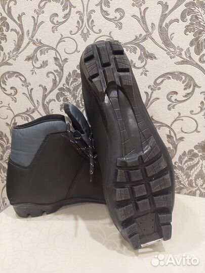 Лыжные ботинки 46 размер