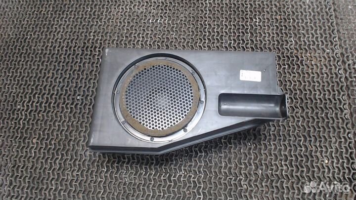 Сабвуфер Suzuki XL7, 2007