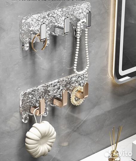 Крючок настенный самоклеющийся 3 штуки