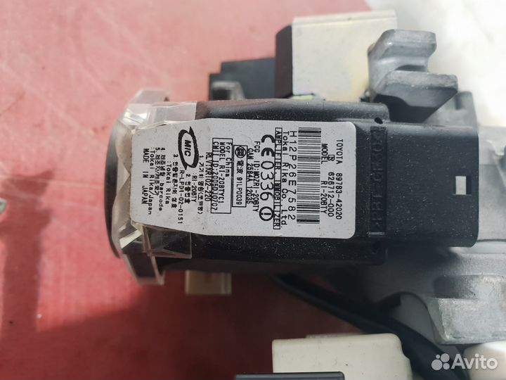 Замок зажигания комплект Toyota RAV4 30