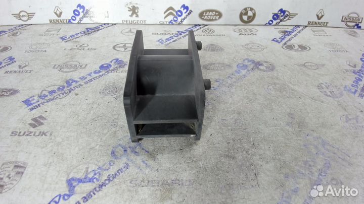 Кронштейн форсунки омывателя фары Audi A6 C5 1997