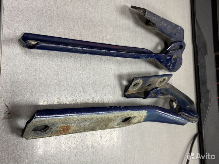 Петли капота vw passat b5 3b0823301 3b0823302
