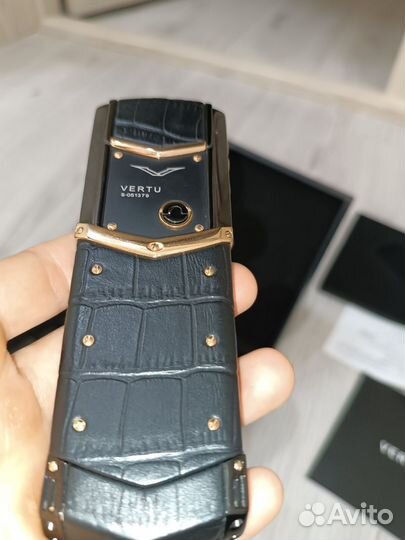 Vertu Signature S Design Red Gold Black DLC, 4 ГБ