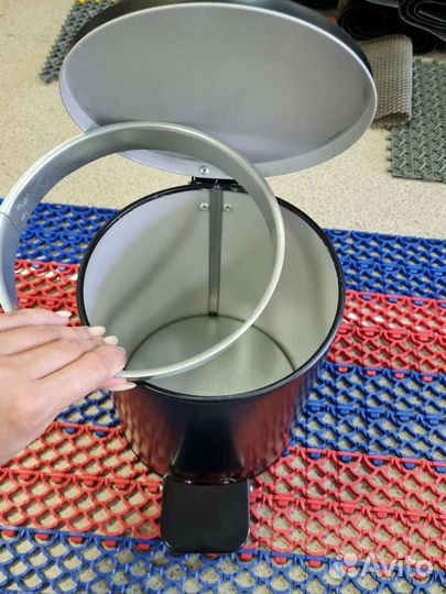 Мусорное ведро с педалью