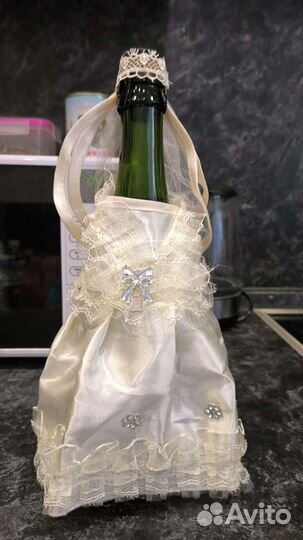 Свадебные украшения на бутылки жених и невеста