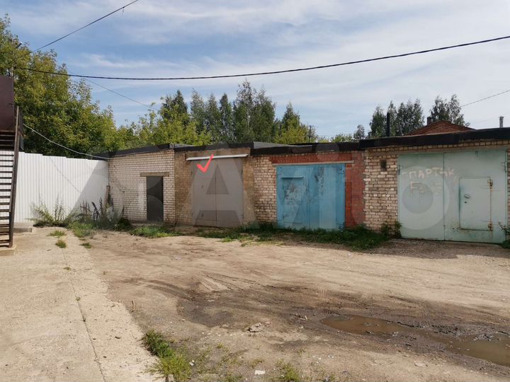 Гараж, > 30 м²