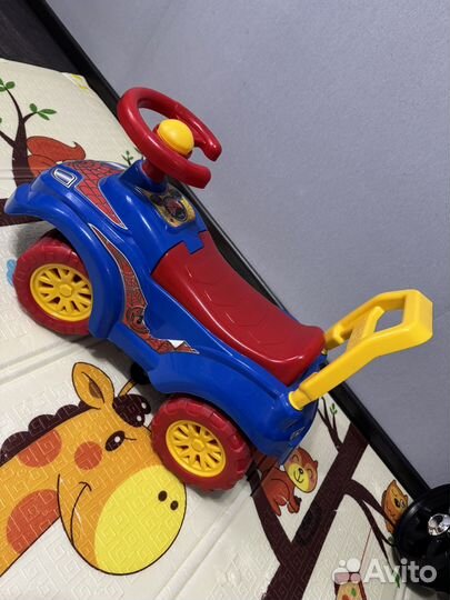 Машинка толокар