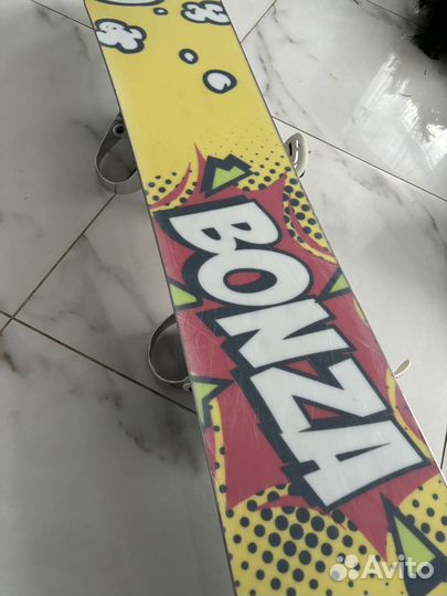 Сноуборд с креплениями