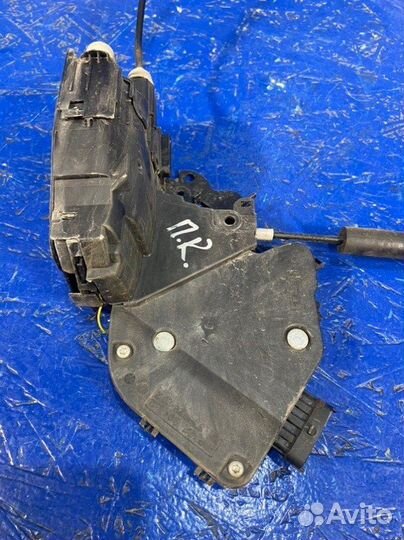 Замок двери передний правый Land Rover Range Rover