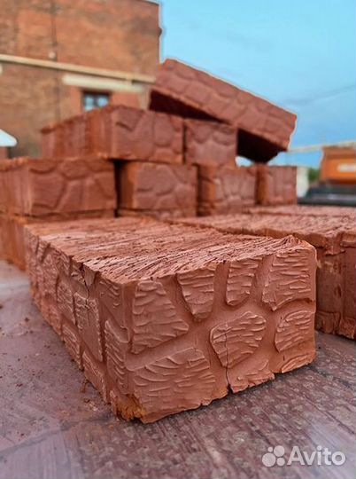 Красный кирпич