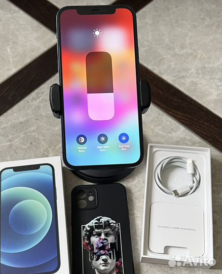 iPhone 12, 64 ГБ
