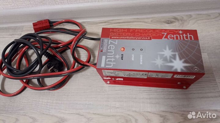 Универсальное зарядное устройство Zenith ZHF2412