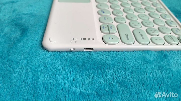 Bluetooth клавиатура с тачпадом