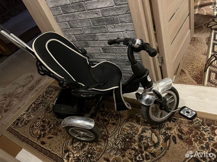 Детский велосипед с ручкой