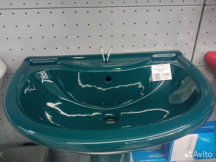 Раковина на пьедестале