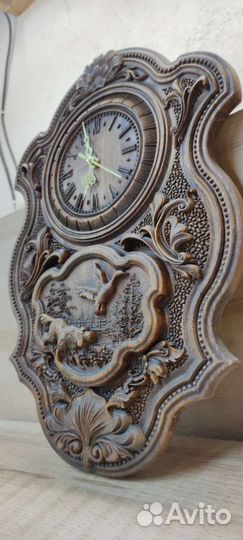 Часы резные