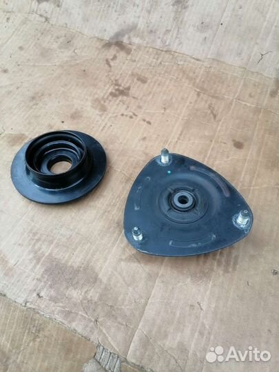 Опора амортизатора передняя правая