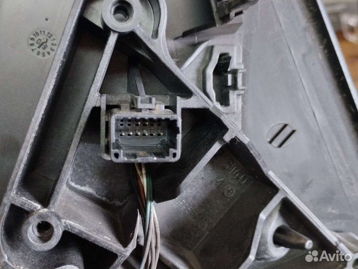 Зеркало боковое левое Renault Megane III оригинал