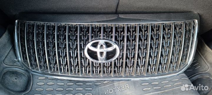 Решетка радиатора Crown Majesta UZS-186