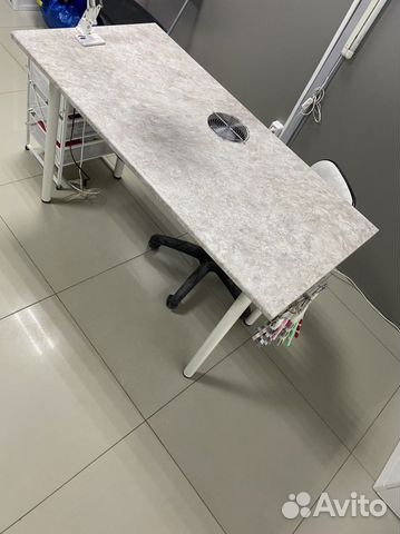 Стол маникюрный с вытяжкой