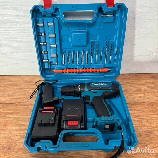 Шуруповерт Makita 21v с набором бит