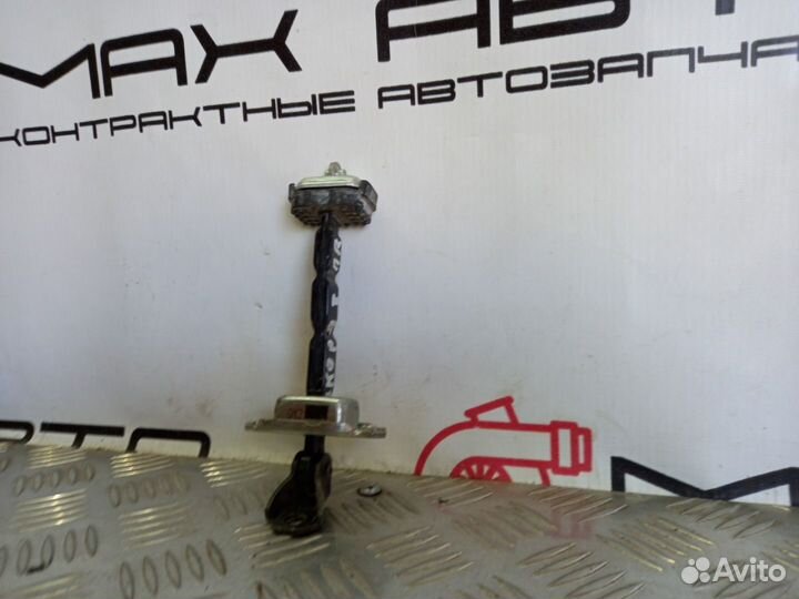 Б/У ограничитель двери передний правый Honda