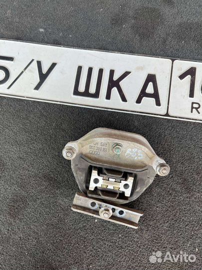 Подушка кпп Audi A4 B8