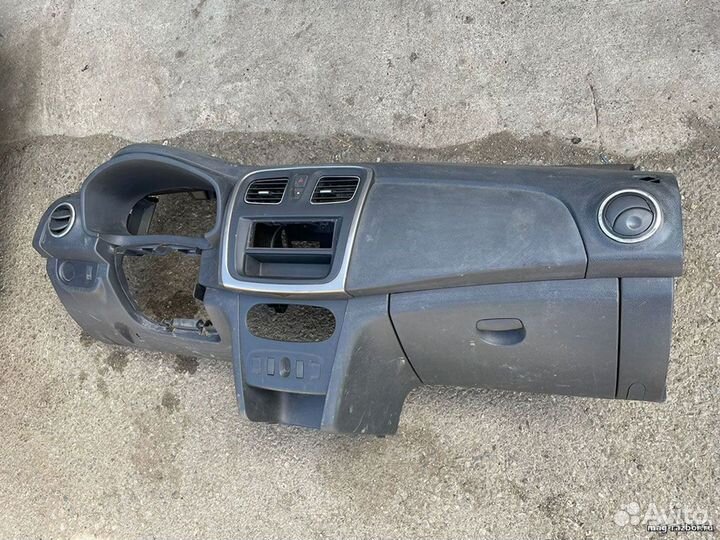 Панель приборов Renault Logan II (14.)