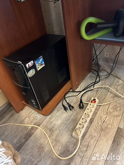 Компьютерный стол