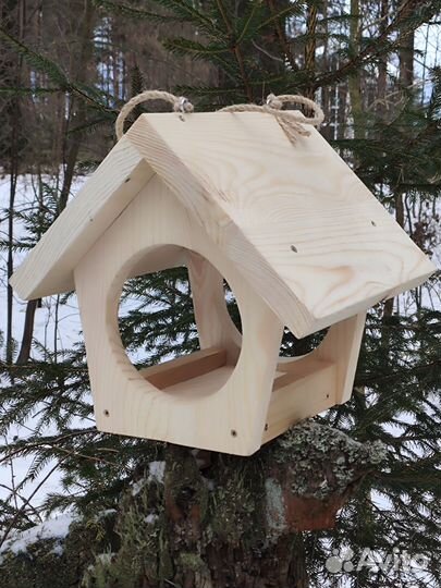 Кормушка для птиц из дерева