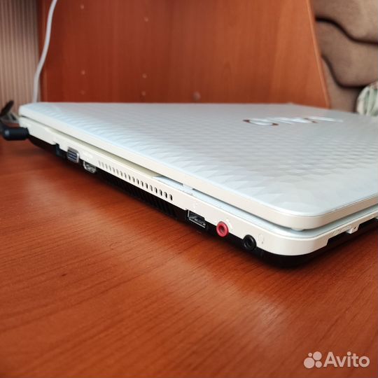 Ноутбук sony vaio 17.3