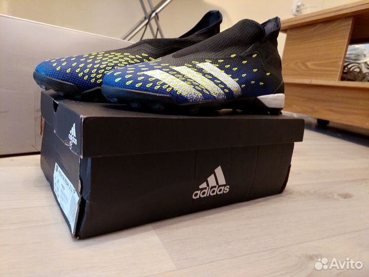 Кроссовки adidas