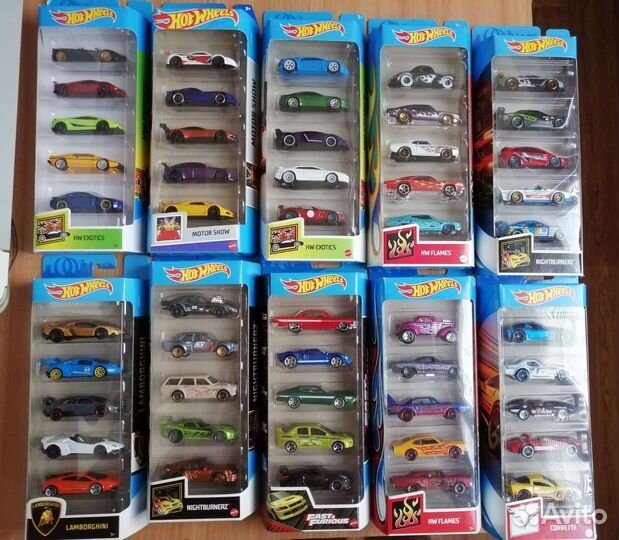Коллекция машинок хот вилс