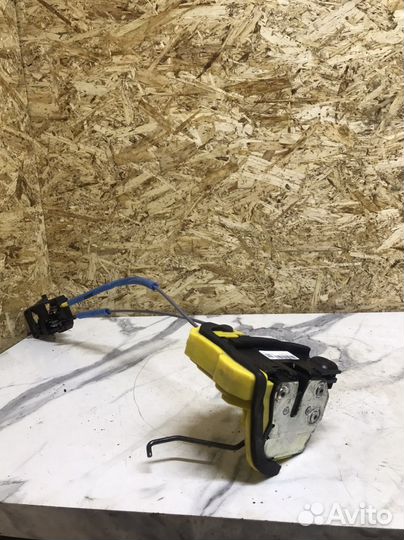 Замок задней левой двери hyundai solaris 2