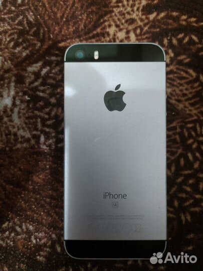 iPhone SE, 64 ГБ