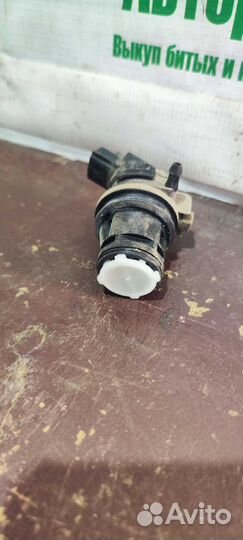 Насос бачка омывателя Toyota Land Cruiser 200