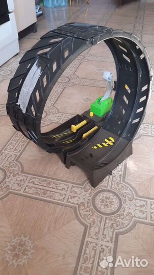 Игрушечный трек 