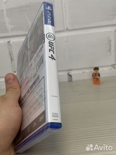 UFC 4 PS4 новый диск