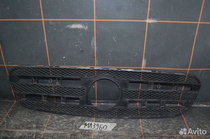 Решетка радиатора-Mercedes-Benz GLA-klasse X156