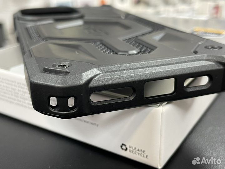 UAG iPhone 14 Pro Max Monarch Pro Kevlar (MagSafe)
