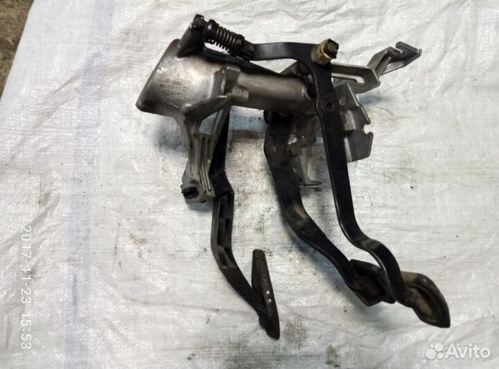 Блок педалей Ауди 80 В3