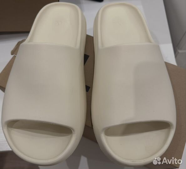 Тапки adidas yeezy slide 45 размера