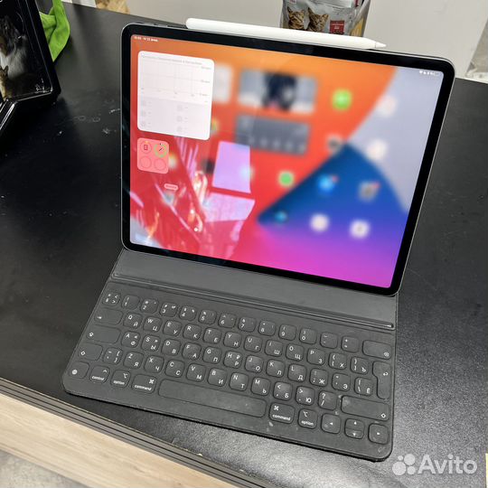 iPad Pro 12,9 (4-поколение) 256 гб + чехол, стилус