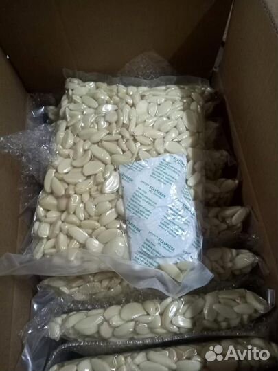 Чесночные зубчики очищенные