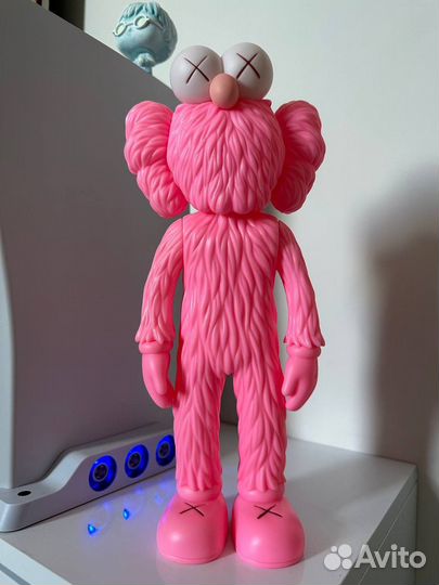 Фигурка kaws