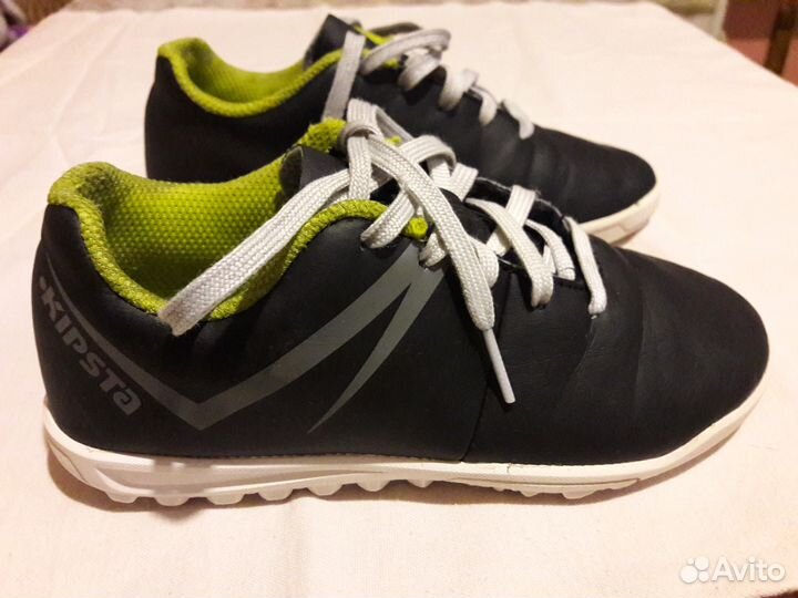 Футбольные бутсы для мальчика 6-8 лет